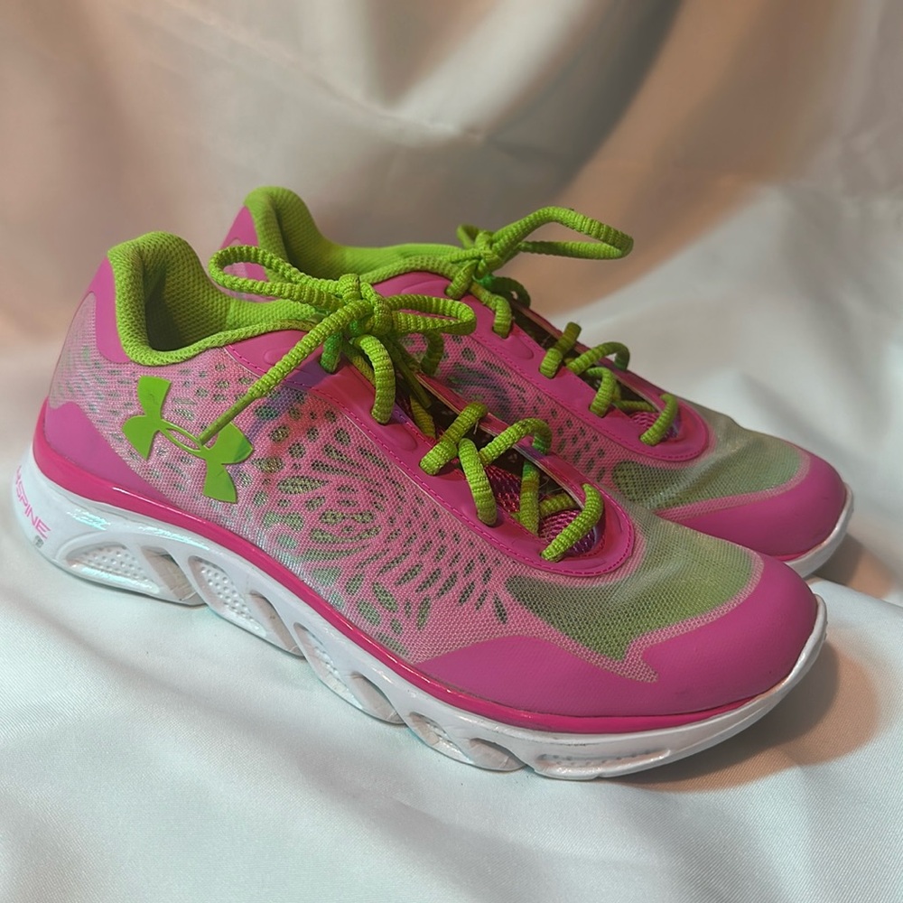 Under Armor Spine // Green and Pink Neon // Size 8
